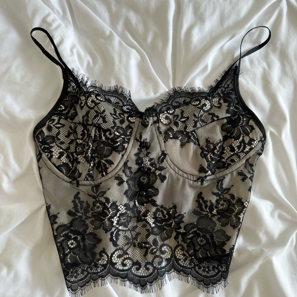 Lace cropped top!